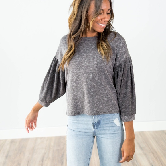 Tops - Heathered gray ombré statement sleeve top size m